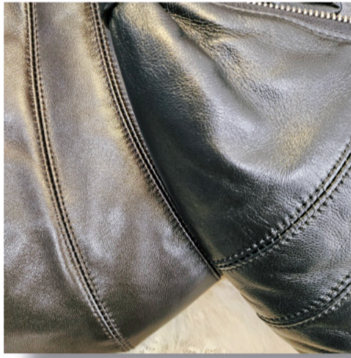 🌳[프리미엄라인]🌳[품절사태 3월20일 이후 재입고 후 !!4월수령!!]🖤프리미엄 양가죽 크로와상 포춘백 숄더백 🥐 고급 램스킨 바디라인 실루엣 데일리 럭셔리 숄더백 Lambskin Croissant Fortune Shoulder Bag