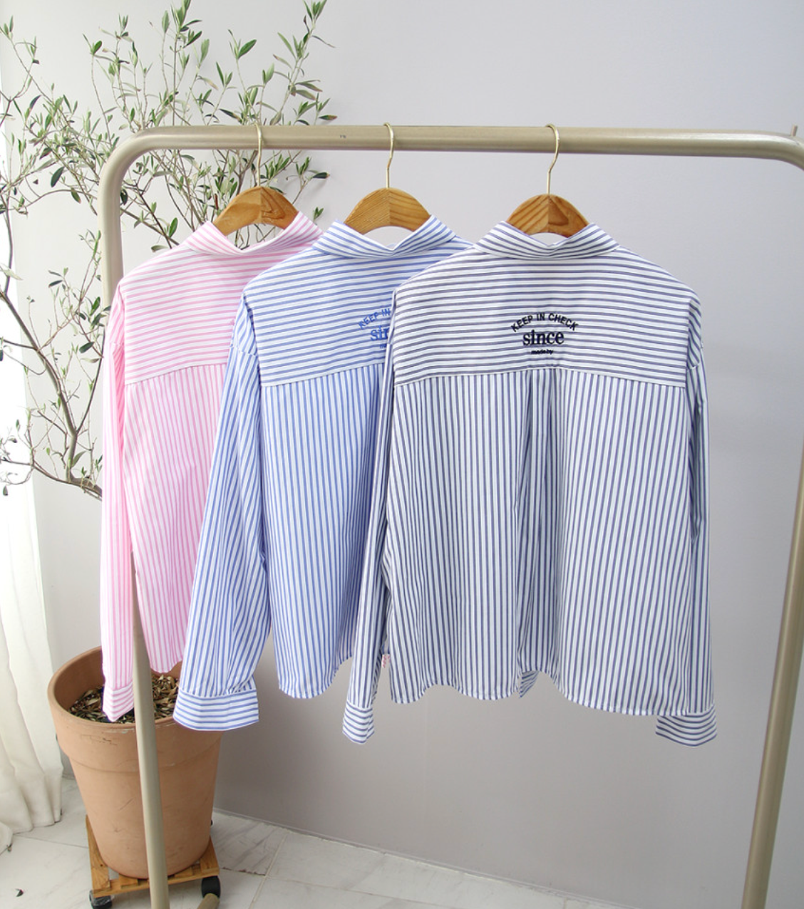 🌸✨ 26봄신상 백자수 포인트 스트라이프 루즈핏 셔츠 ✨🌿 26 Spring Embroidered Stripe Shirt