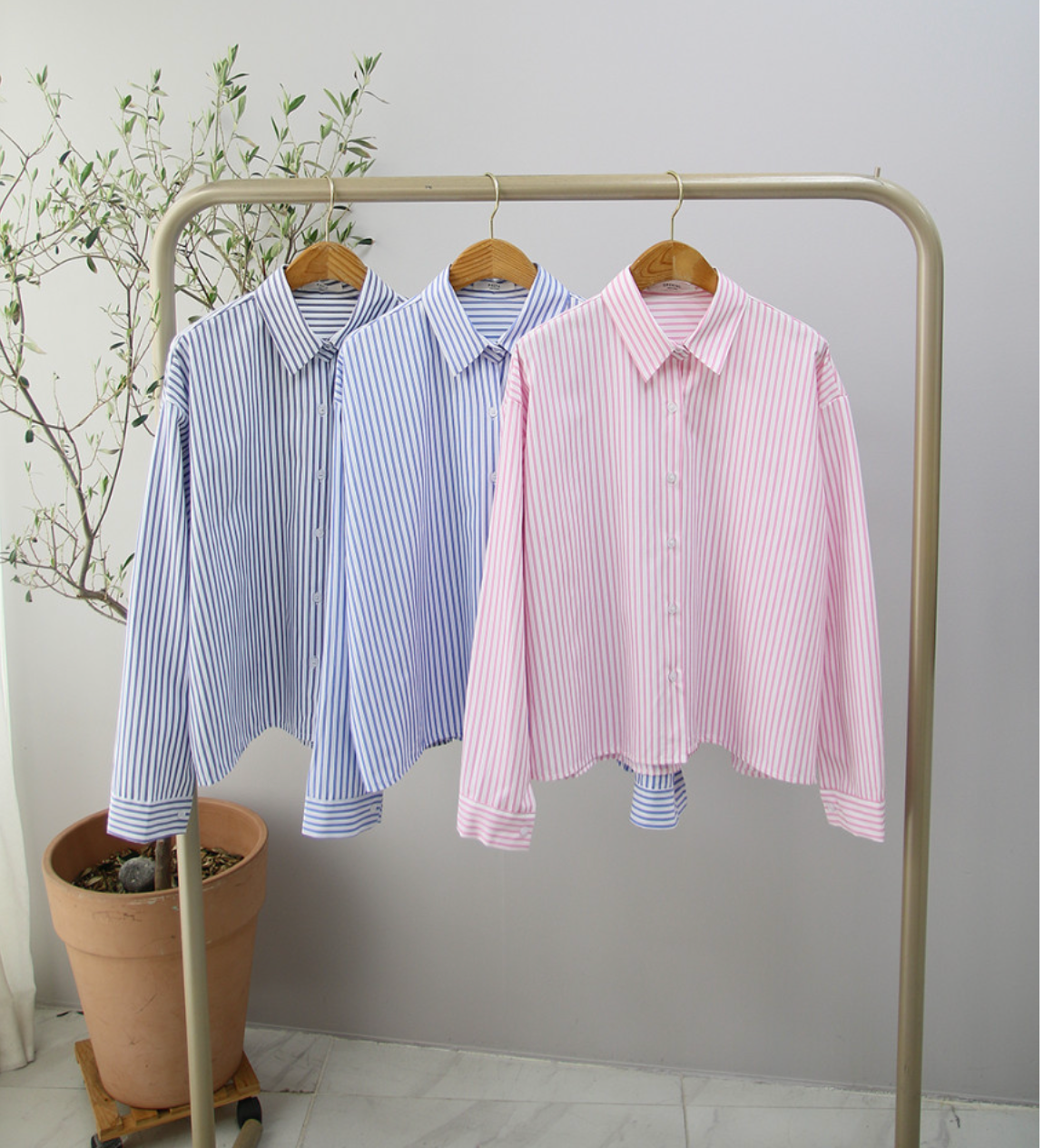 🌸✨ 26봄신상 백자수 포인트 스트라이프 루즈핏 셔츠 ✨🌿 26 Spring Embroidered Stripe Shirt