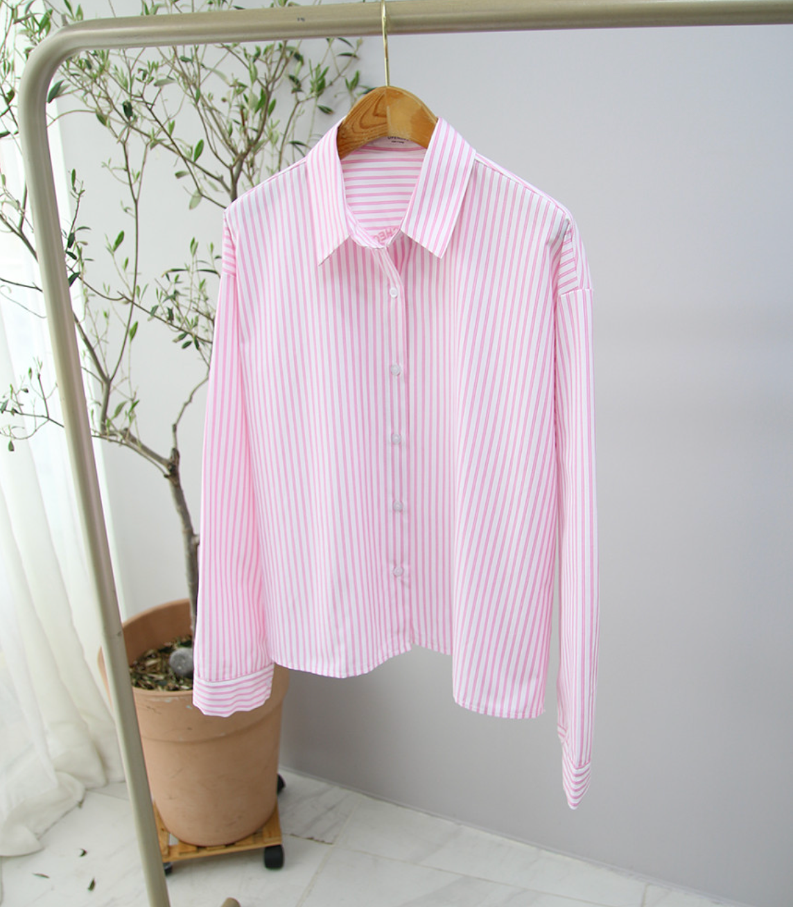 🌸✨ 26봄신상 백자수 포인트 스트라이프 루즈핏 셔츠 ✨🌿 26 Spring Embroidered Stripe Shirt
