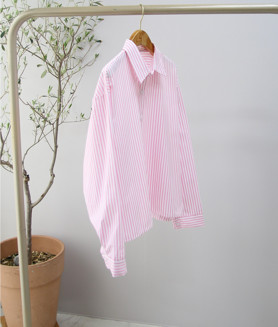 🌸✨ 26봄신상 백자수 포인트 스트라이프 루즈핏 셔츠 ✨🌿 26 Spring Embroidered Stripe Shirt
