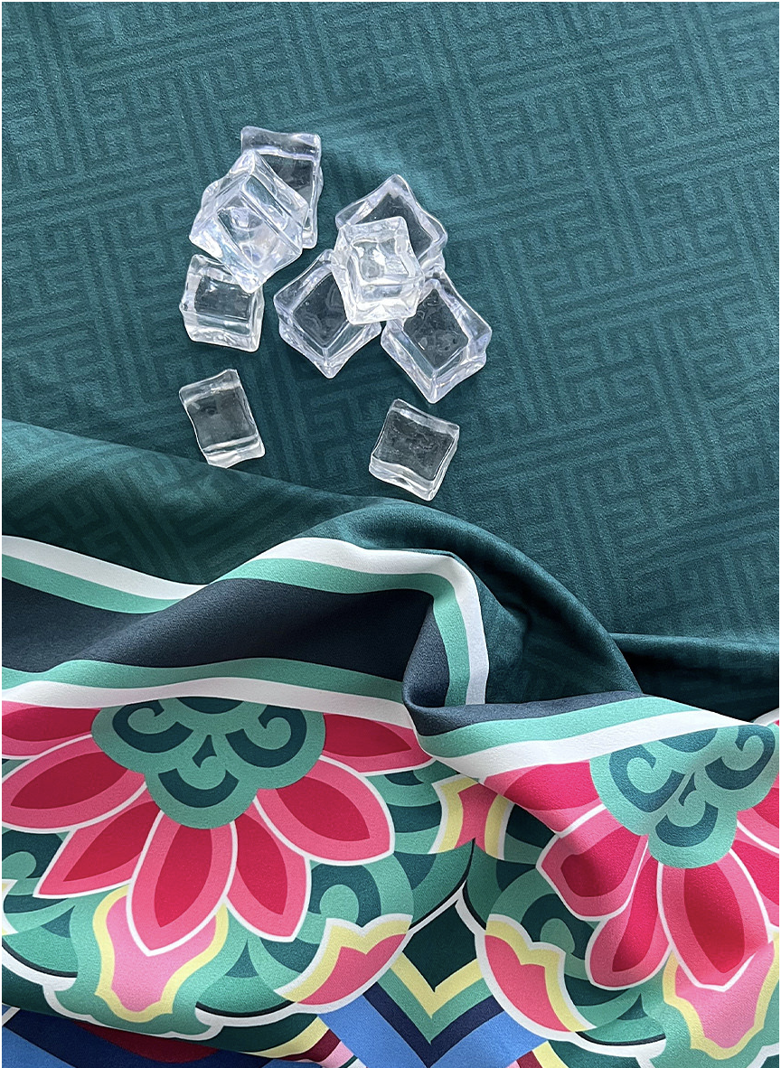 🇰🇷[국립중앙 박물관 뮷즈 No.1 비치타올]🇰🇷 국립중앙박물관 정식 굿즈 곤룡포 & 활옷 비치타월 140×70cm 프리미엄 극세사 Korean National Museum Official Beach Towel Gonryongpo & Hwarot