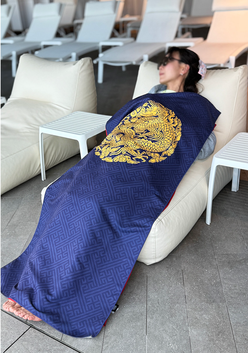 🇰🇷[국립중앙 박물관 뮷즈 No.1 비치타올]🇰🇷 국립중앙박물관 정식 굿즈 곤룡포 & 활옷 비치타월 140×70cm 프리미엄 극세사 Korean National Museum Official Beach Towel Gonryongpo & Hwarot