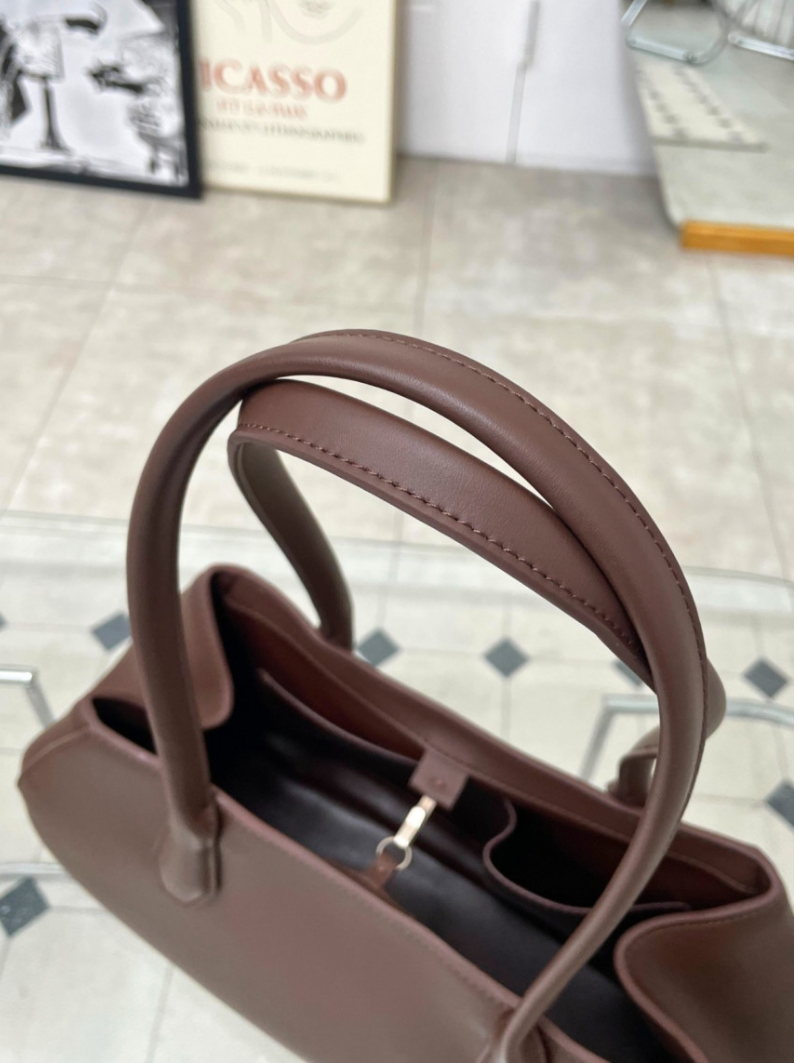 🌳[프리미엄 라인]🌳 ✨🤎 더로우맛 프리미엄 ‘알제’ 새들 레더 숄더백 │ 미니멀 실루엣으로 완성되는 고급미 │ 데일리·세미포멀 올킬 👜✨ The Row-Inspired Alze Saddle Leather Shoulder Bag – Premium Line