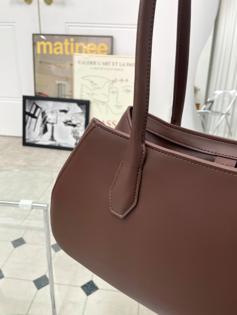 🌳[프리미엄 라인]🌳 ✨🤎 더로우맛 프리미엄 ‘알제’ 새들 레더 숄더백 │ 미니멀 실루엣으로 완성되는 고급미 │ 데일리·세미포멀 올킬 👜✨ The Row-Inspired Alze Saddle Leather Shoulder Bag – Premium Line