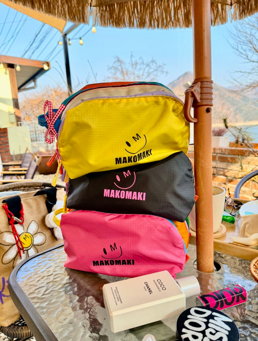 🌈💖 마코마키 스마일 멀티 레이어 지퍼 3단 파우치 💖🌈 NEW 국내제작 방수 파우치 ✨ 알록달록 컬러폭발 💥 여행·데일리 필수템 🧳🎒