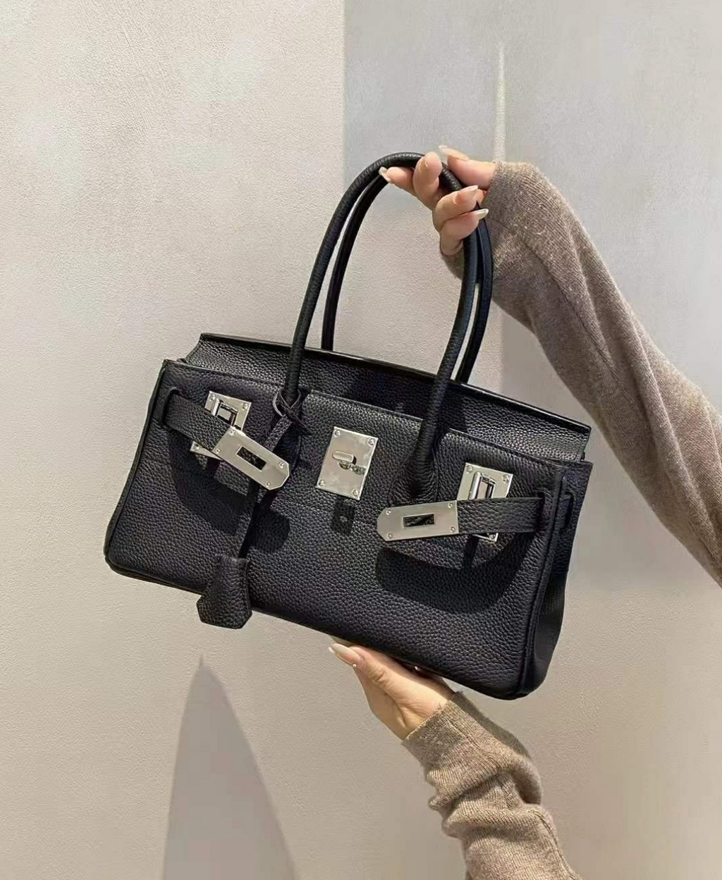 🌸👜 [3-4주예상] 럭셔리 유니크 토고 소가죽 브레이슬릿 토트 숄더백 / Togo Cowhide Bracelet Tote Shoulder Bag 👜🌸
