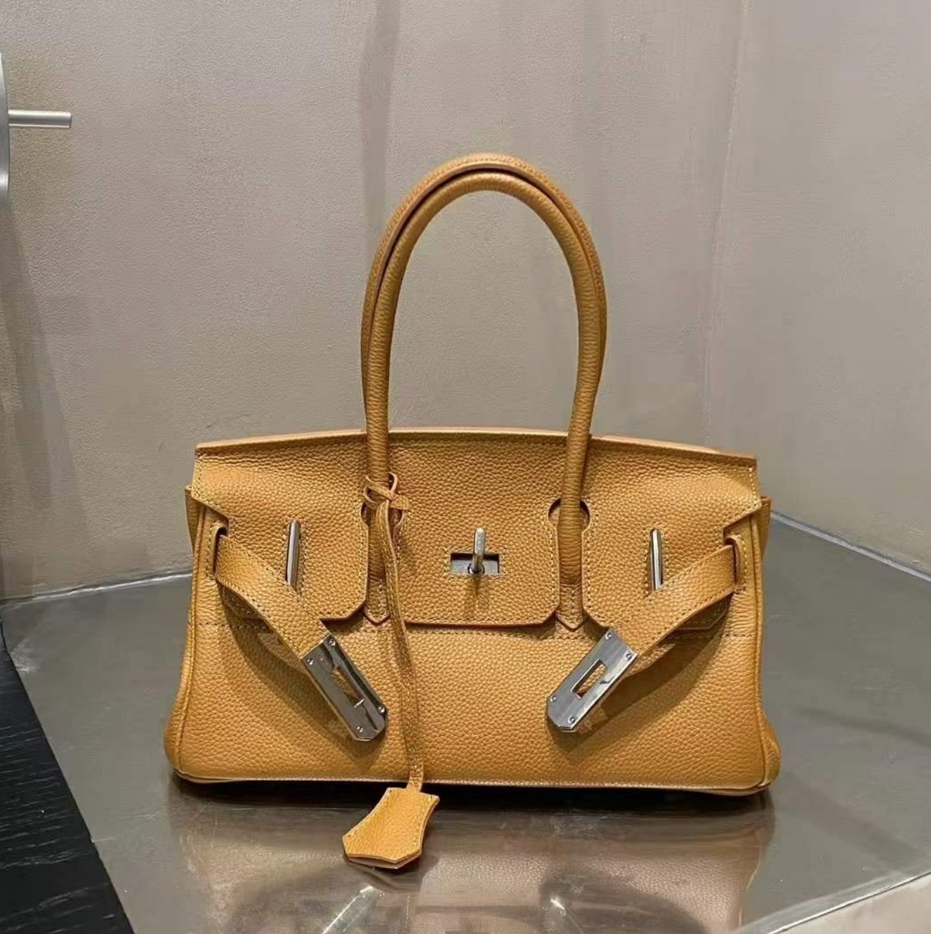 🌸👜 [3-4주예상] 럭셔리 유니크 토고 소가죽 브레이슬릿 토트 숄더백 / Togo Cowhide Bracelet Tote Shoulder Bag 👜🌸
