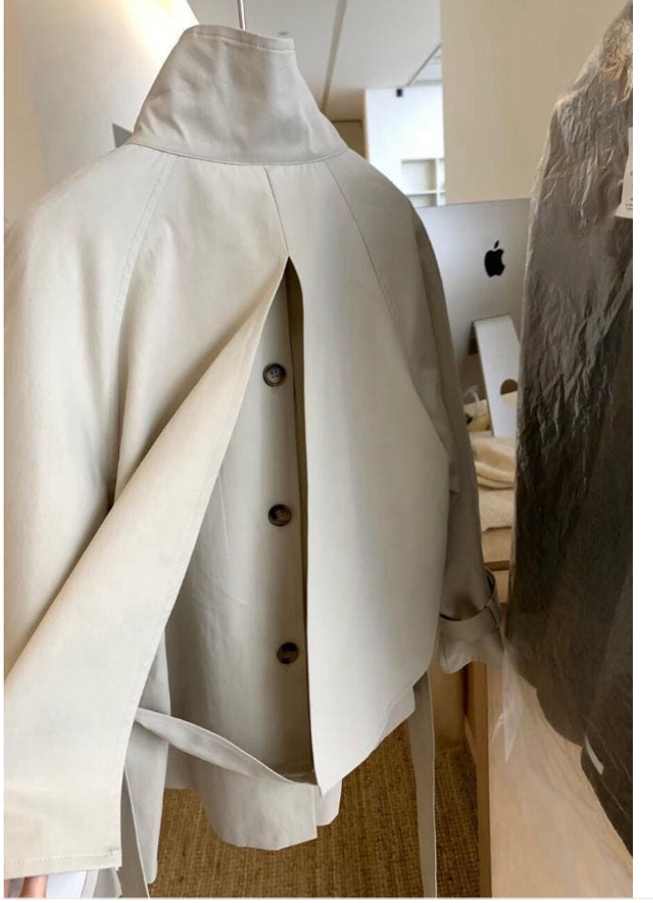 [2-3주이상 소요 품절대란템]✨ 💜뒷포인트 백버튼 야상 숏 바바리 자켓 점퍼💜 / Back Detail Button Safari Short Trench Jacket Jumper ✨