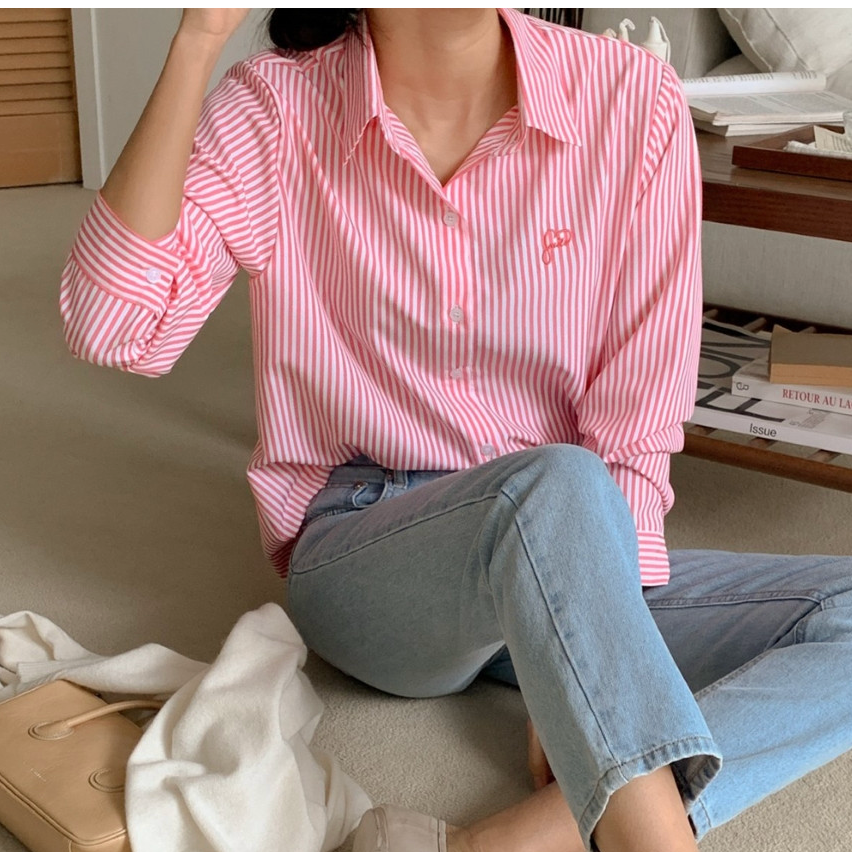 ✨👔💗 스마일 자수 링클프리 스트라이프 셔츠 국내제작 오버핏 데일리 셔츠 루즈핏 클래식 스트라이프 블라우스 / Smile Embroidery Wrinkle-Free Stripe Shirt Korean Made Oversized Daily Blouse ✨