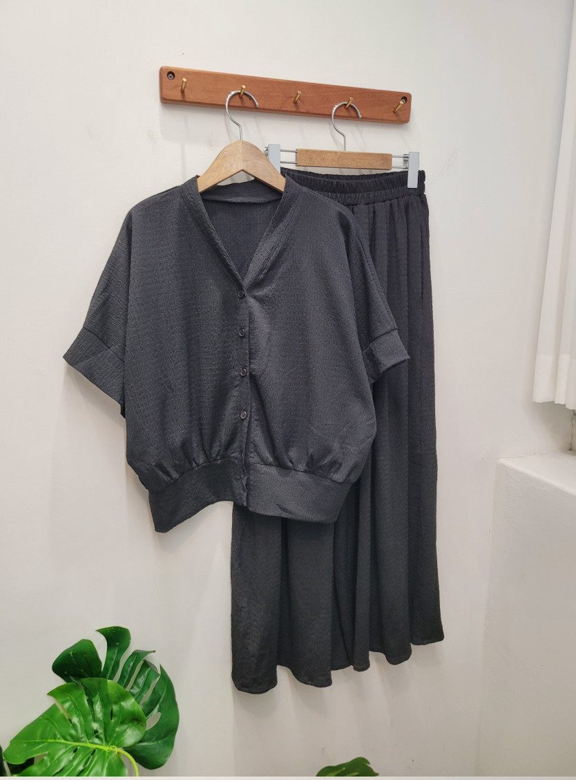 ✨[3주예상 품절대란]치마인 줄 알았죠? 여름 쿨링 치마바지 가디건 투피스 세트 Summer Cooling Skirt-Pants Cardigan Set 🤍