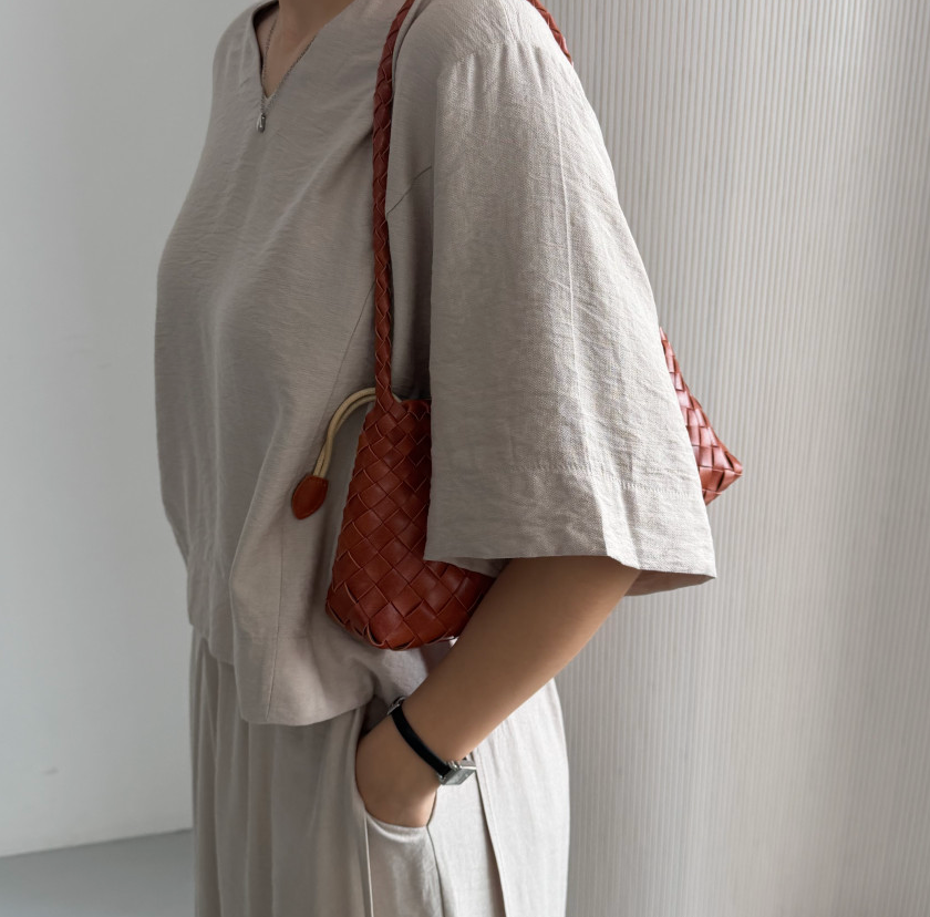 ✨🌿[비건레더]🌿✨드래곤 와플 로잔나 위빙 토트백 5COLOR👜 프리미엄 비건레더 합성피혁 숄더백｜스틸블루·카멜·아이보리·브라운·블랙｜가볍고 고급스러운 데일리백 Premium Vegan Leather Dragon Waffle Rosanna Woven Tote Bag