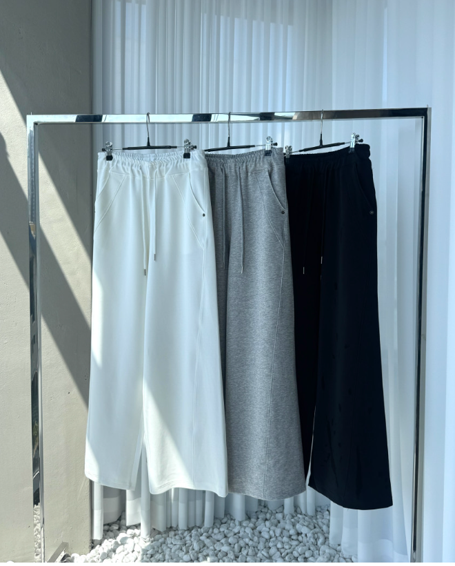 페르헤 여름 어반 와이드 팬츠 ✨ 푸딩처럼 부드러운 프리미엄 원단 · 다리길어보이는 사선절개 · 허리전체밴딩 · 무릎걱정없는 탄탄핏 · 55~88추천 / PERHE Summer Urban Wide Pants ✨ Soft Premium Fabric · Full Elastic Waist · Slimming Wide Fit