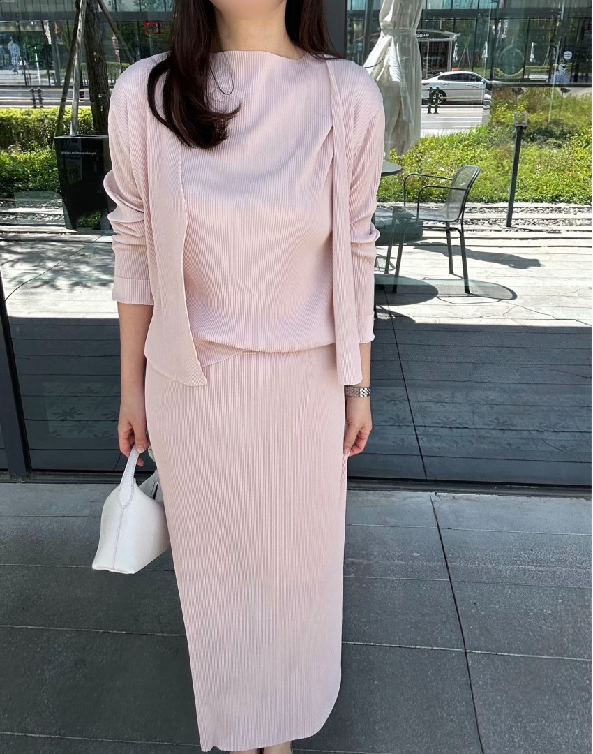 [3주예상] [66반까지]✨노리타 프리미엄 플리츠 3종 셋업 💫 Norita Premium Pleated 3PCS Set | 플리츠 블라우스 + 롱 스커트 + 가디건 세트 · 우아한 촤르르핏 · 고급 데일리룩 · 하객룩 · 여행룩✨