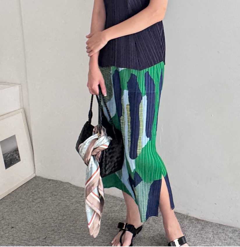 🌿🌳싱그러운 그린 컬러와 감각적인 아트 패턴이 돋보이는 여름 플리츠 롱스커트 Fresh Green Art Pleated Long Skirt