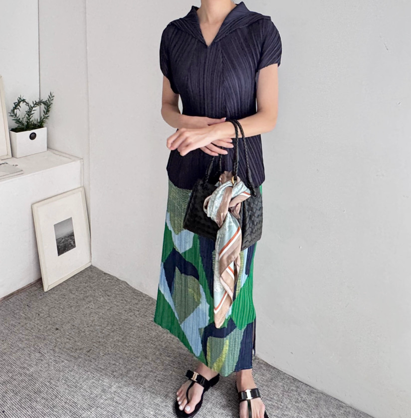 🌿🌳싱그러운 그린 컬러와 감각적인 아트 패턴이 돋보이는 여름 플리츠 롱스커트 Fresh Green Art Pleated Long Skirt