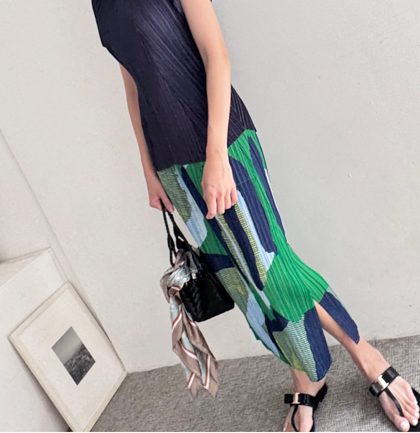 🌿🌳싱그러운 그린 컬러와 감각적인 아트 패턴이 돋보이는 여름 플리츠 롱스커트 Fresh Green Art Pleated Long Skirt