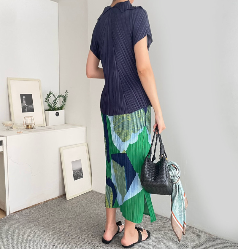 🌿🌳싱그러운 그린 컬러와 감각적인 아트 패턴이 돋보이는 여름 플리츠 롱스커트 Fresh Green Art Pleated Long Skirt