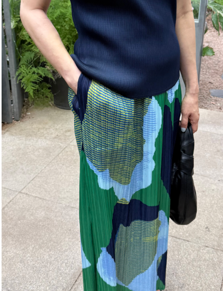 🌿🌳싱그러운 그린 컬러와 감각적인 아트 패턴이 돋보이는 여름 플리츠 롱스커트 Fresh Green Art Pleated Long Skirt