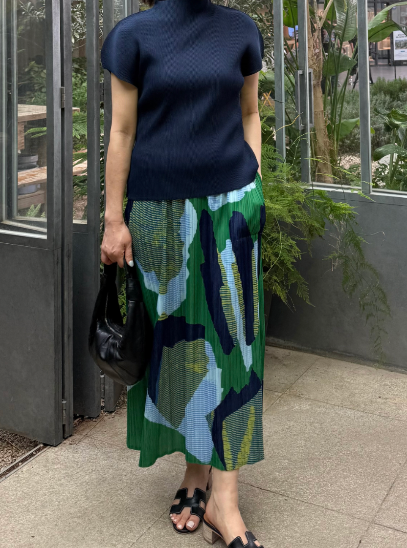 🌿🌳싱그러운 그린 컬러와 감각적인 아트 패턴이 돋보이는 여름 플리츠 롱스커트 Fresh Green Art Pleated Long Skirt