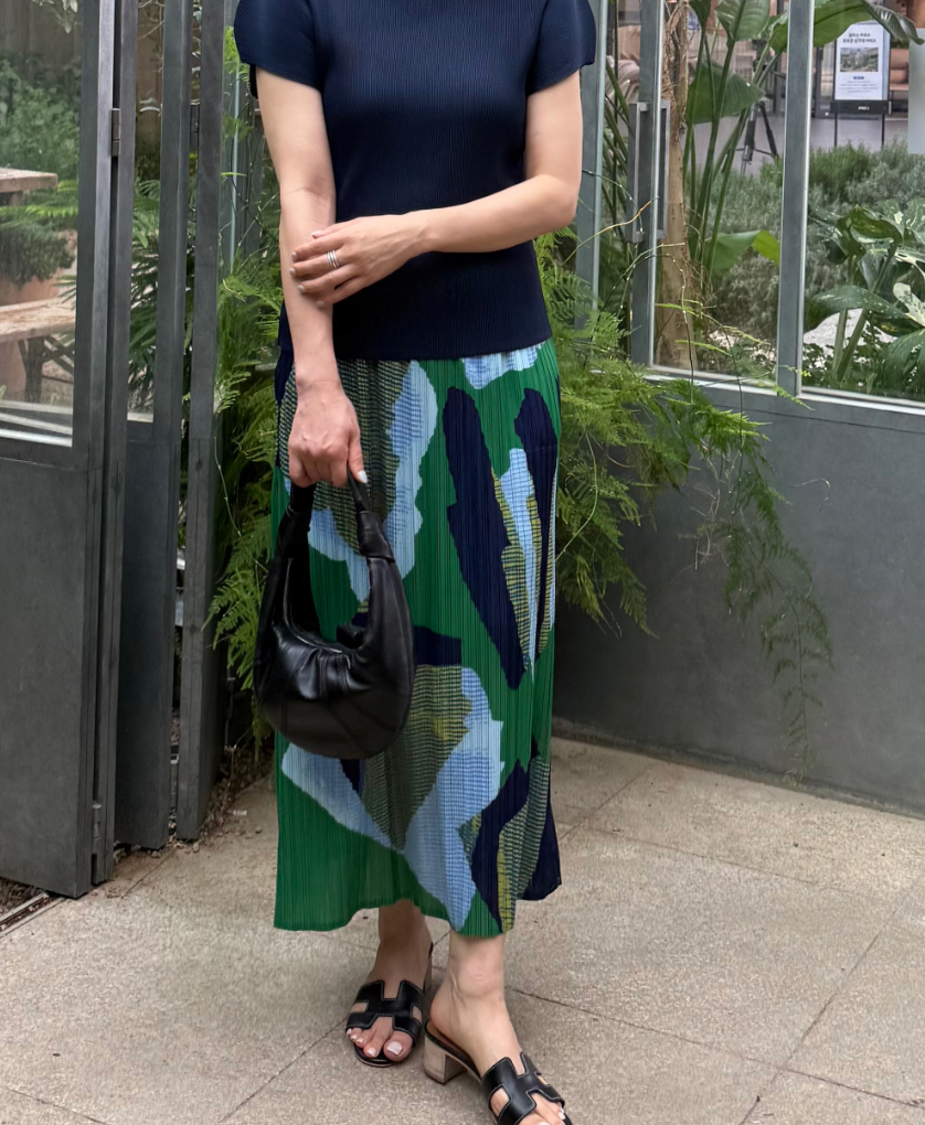 🌿🌳싱그러운 그린 컬러와 감각적인 아트 패턴이 돋보이는 여름 플리츠 롱스커트 Fresh Green Art Pleated Long Skirt