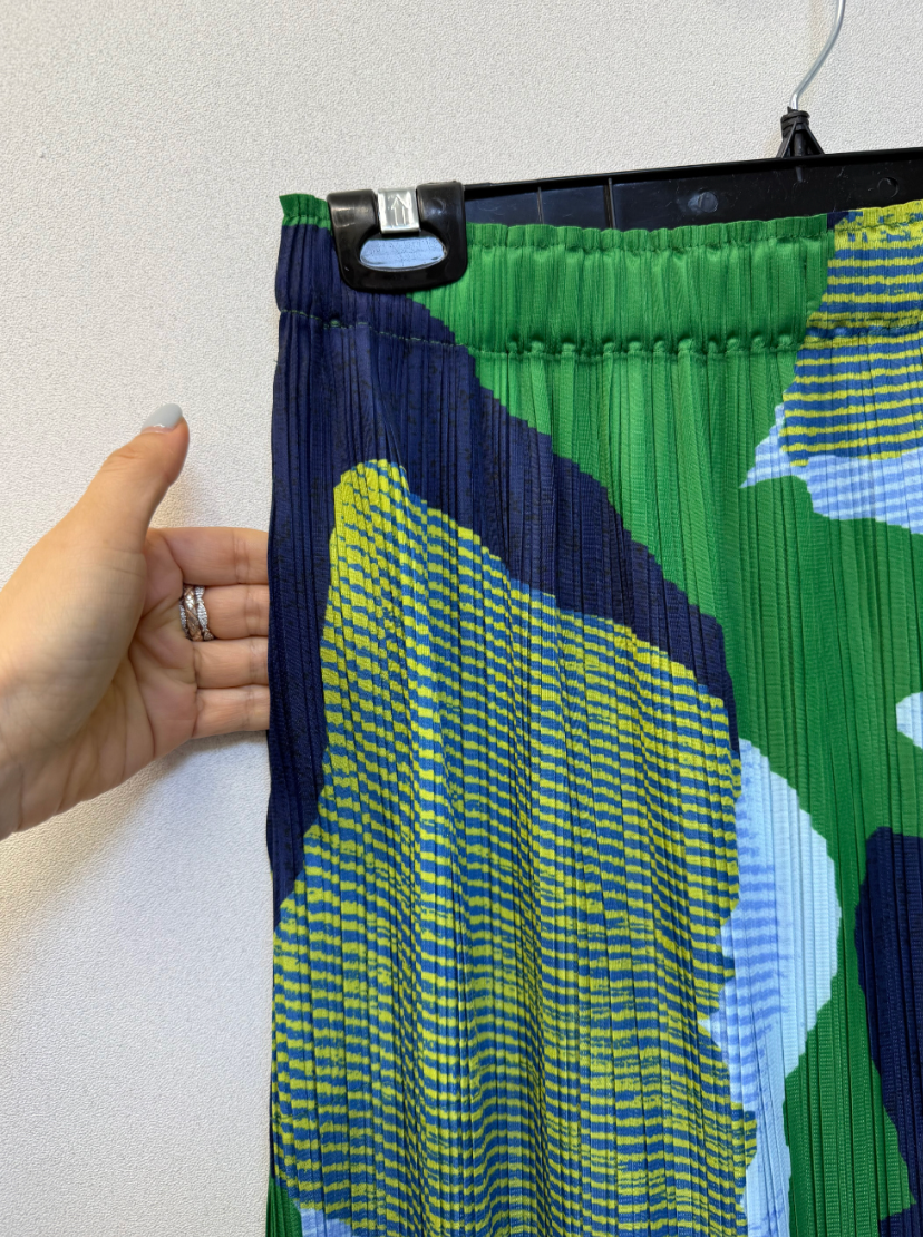🌿🌳싱그러운 그린 컬러와 감각적인 아트 패턴이 돋보이는 여름 플리츠 롱스커트 Fresh Green Art Pleated Long Skirt