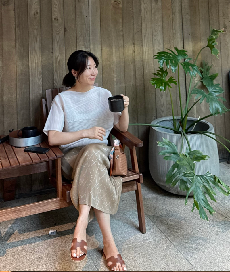✨[77까지 가능] 가오리 드레이프 플리츠 블라우스 · 루즈핏 체형커버 · 초경량 플리츠 · 우아한 입체패턴 · 여름 하객룩 · 데일리룩 | Draped Pleats Batwing Blouse