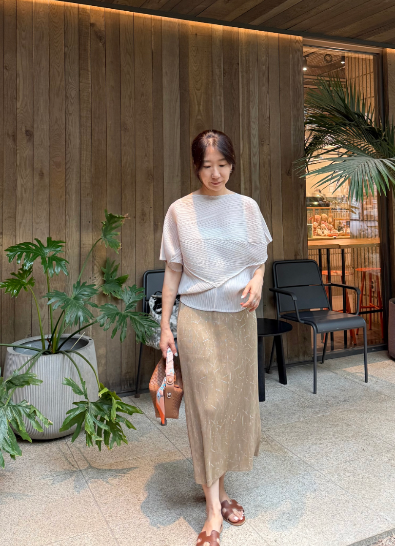 ✨[77까지 가능] 가오리 드레이프 플리츠 블라우스 · 루즈핏 체형커버 · 초경량 플리츠 · 우아한 입체패턴 · 여름 하객룩 · 데일리룩 | Draped Pleats Batwing Blouse