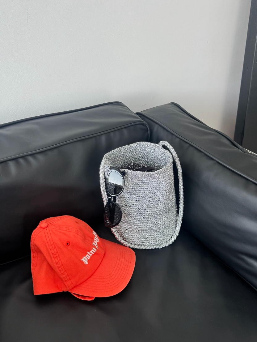 ✨ 프리미엄 메탈 니트백 | 탄탄한 자립형 디자인 | 여름 포인트 숄더백 ✨ ✨ Premium Metallic Knit Bag | Structured Self-Standing Design | Chic Summer Shoulder Bag ✨