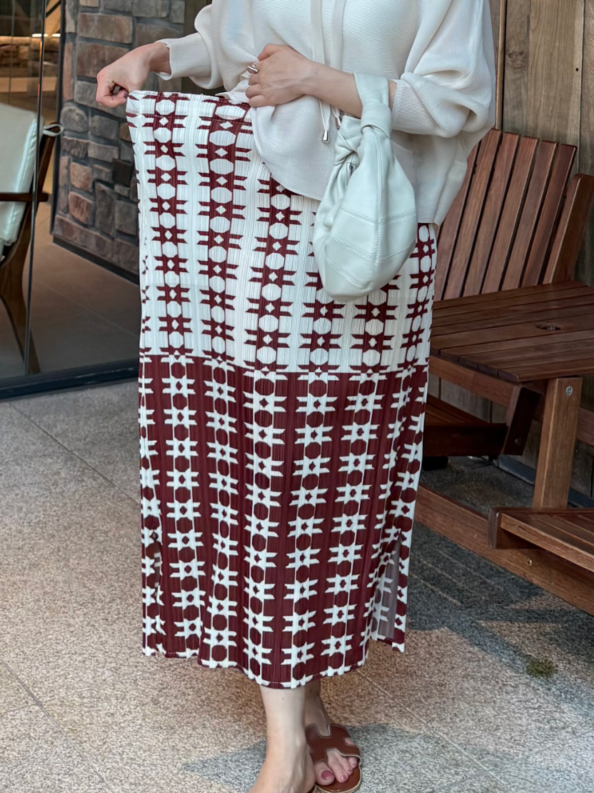 🌺 [88까지가능] 유니크 초코 프린트 플리츠 롱스커트 │ Unique Chocolate Print Pleated Long Skirt with Side Pockets · 체형커버 · 세로주름 · 밴딩허리 · 88까지 추천