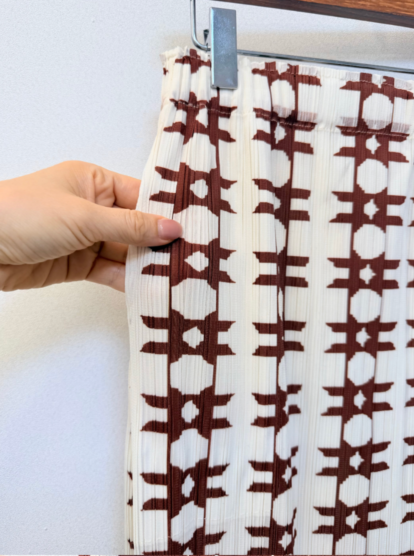 🌺 [88까지가능] 유니크 초코 프린트 플리츠 롱스커트 │ Unique Chocolate Print Pleated Long Skirt with Side Pockets · 체형커버 · 세로주름 · 밴딩허리 · 88까지 추천