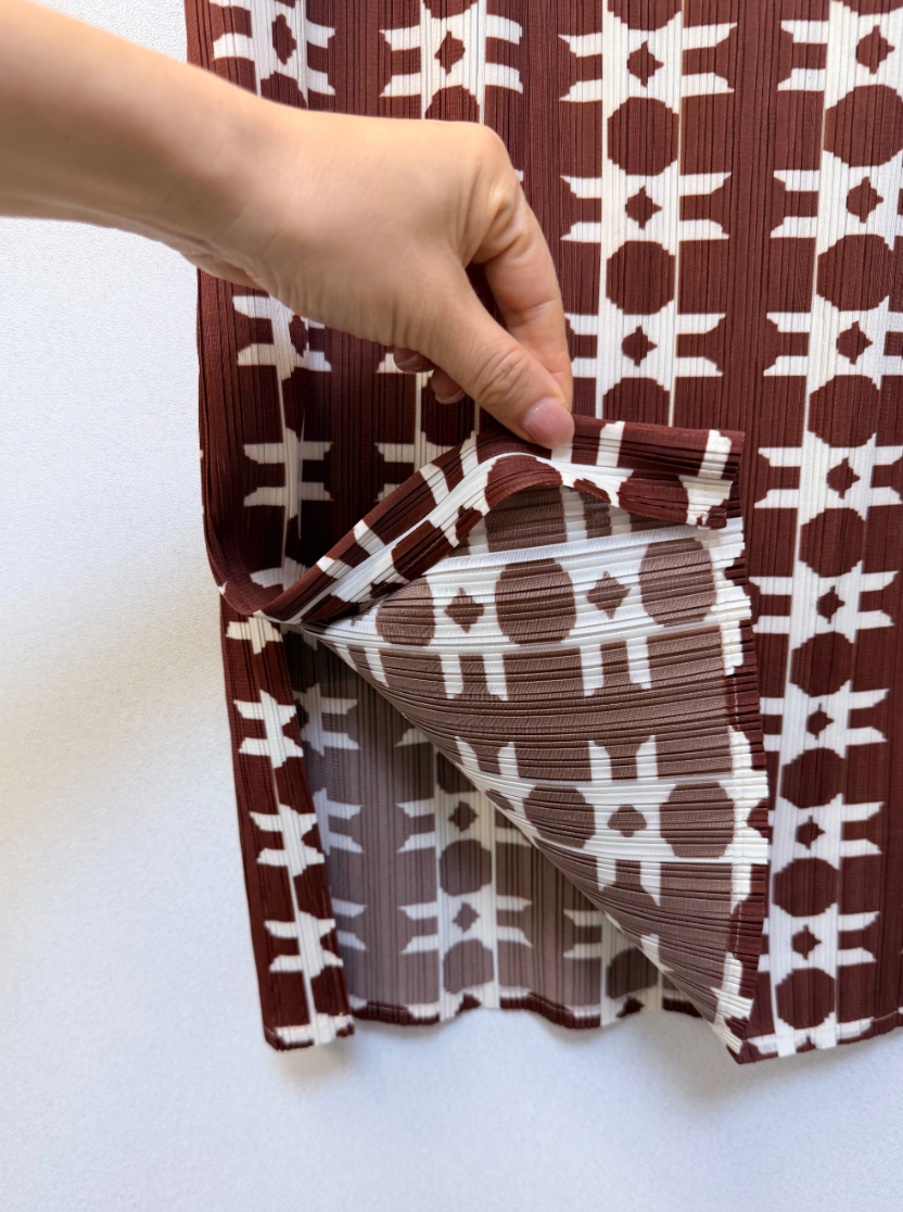 🌺 [88까지가능] 유니크 초코 프린트 플리츠 롱스커트 │ Unique Chocolate Print Pleated Long Skirt with Side Pockets · 체형커버 · 세로주름 · 밴딩허리 · 88까지 추천