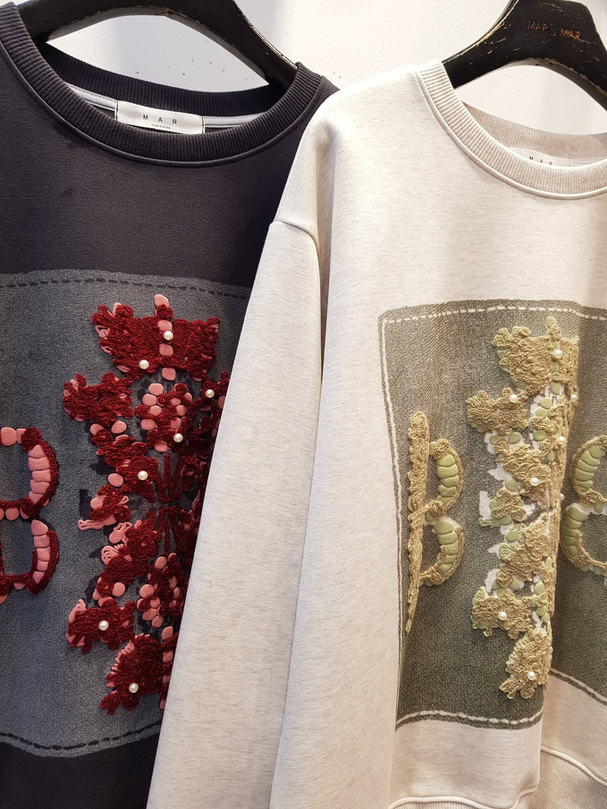 마르 BB✨ 진주 자수 맨투맨 | Pearl Embroidery Sweatshirt