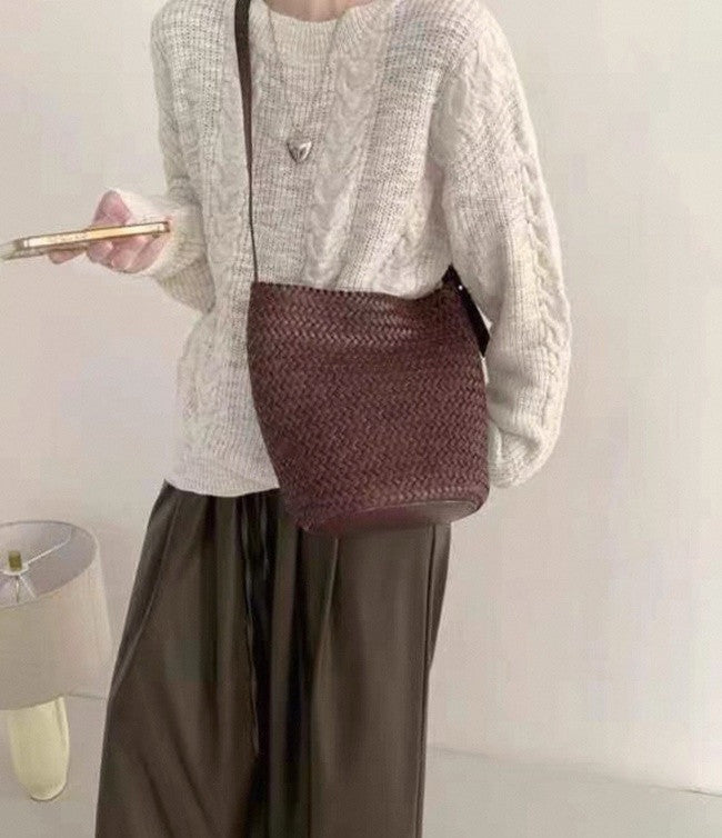 👜✨ 아르떼 드래곤 원통형 숄더 크로스 위빙백 [합성피혁]✨👜 핸드메이드 위빙 버킷백 · 데일리 숄더백 · 크로스백 | Arte Dragon Handwoven Bucket Bag