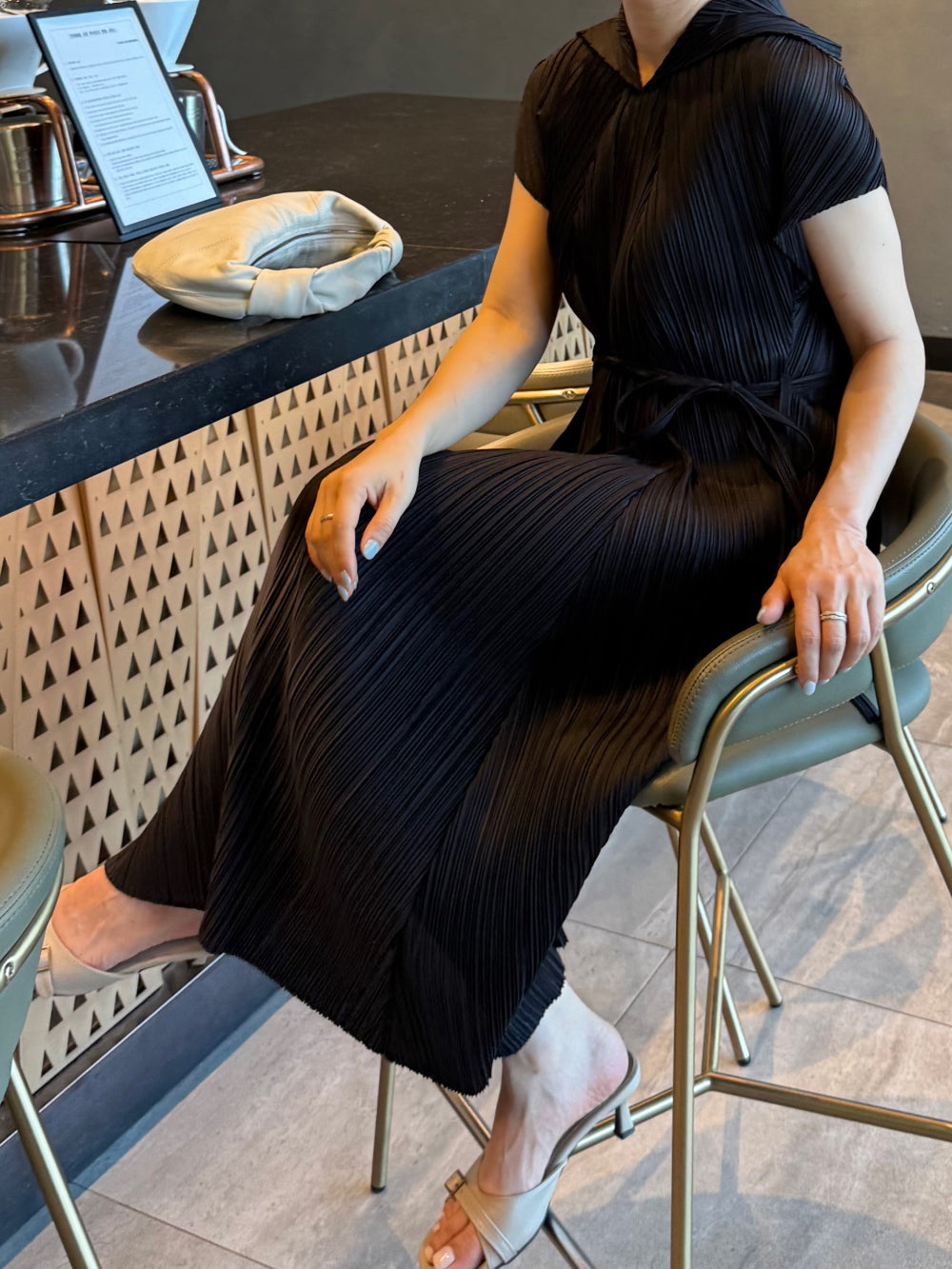 ✨ [88까지 가능] 프리미엄 카라 루즈핏 플리츠 롱원피스 · 고급 플리츠 원단 · 허리끈 조절 · 체형커버 · 우아한 A라인 · 교회룩 · 모임룩 · 하객룩 · 여행룩 | Premium Collar Pleated Long Dress