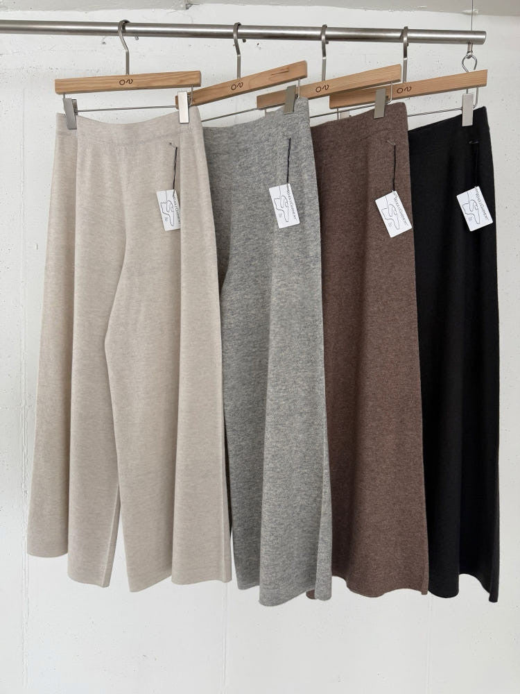 ✨ [PREMIUM LINE] 미네르바 캐시울 루즈핏 홀가먼트 울 100% 와이드 니트 팬츠 | Premium Wholegarment 100% Wool Wide Knit Pants