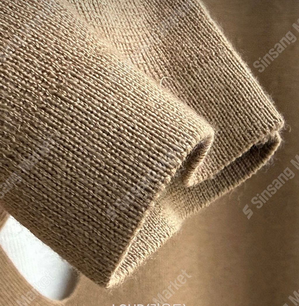 🧶 [레이어드 디자인] 울 블렌드 딥 브이넥 배색 슬릿 니트 | Wool Blend Deep V-Neck Layered Slit Knit