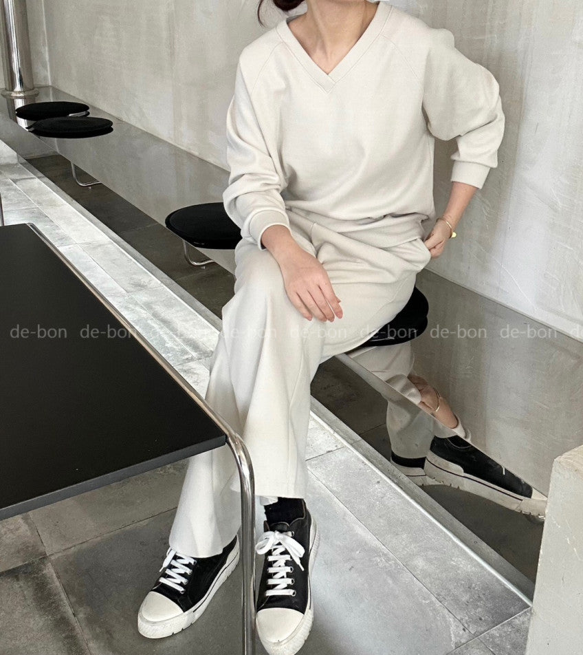 🤎 [노리타] 모카 브이 V넥 데일리 셋업 핏좋은 일자바지 탄탄면 77까지가능  | Mocha V-Neck Daily Set