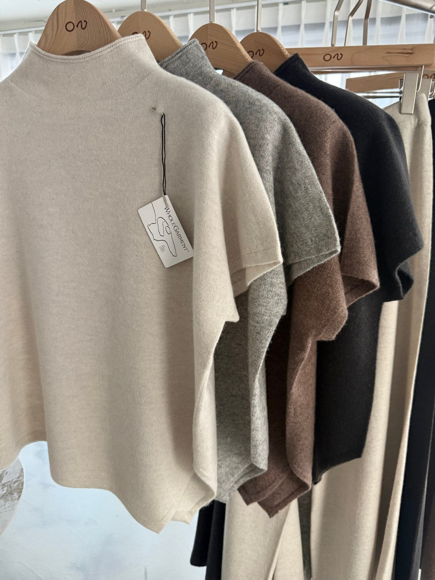 ✨ [PREMIUM LINE] 미네르바 홀가먼트 사이드 슬릿 모크넥 탑 | Minerva Wholegarment Side Slit Mock Neck Top