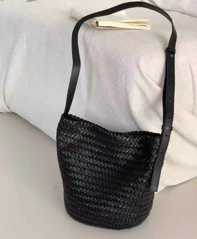👜✨ 아르떼 드래곤 원통형 숄더 크로스 위빙백 [합성피혁]✨👜 핸드메이드 위빙 버킷백 · 데일리 숄더백 · 크로스백 | Arte Dragon Handwoven Bucket Bag