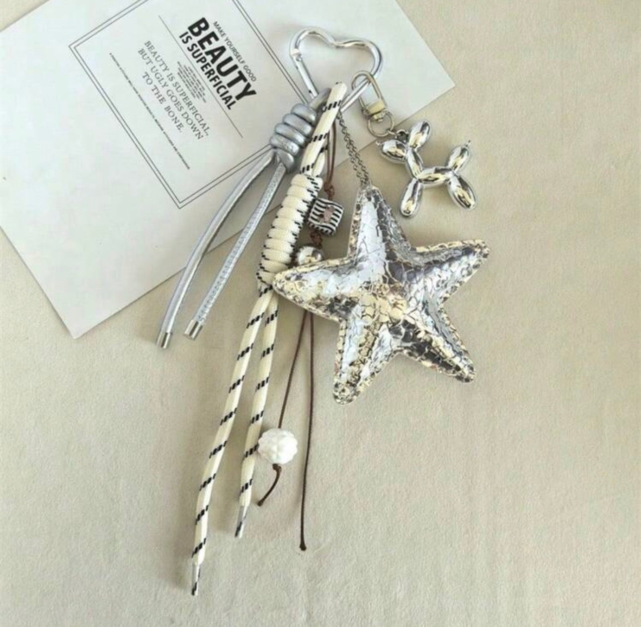🇰🇷 메탈릭 Y2K 스타 참 키링 · 실버/블랙 · 가방 펜던트 포인트 악세서리 (단품)/Metallic Y2K Star Bag Charm 1pcs· Keychain & Pendant Accessory