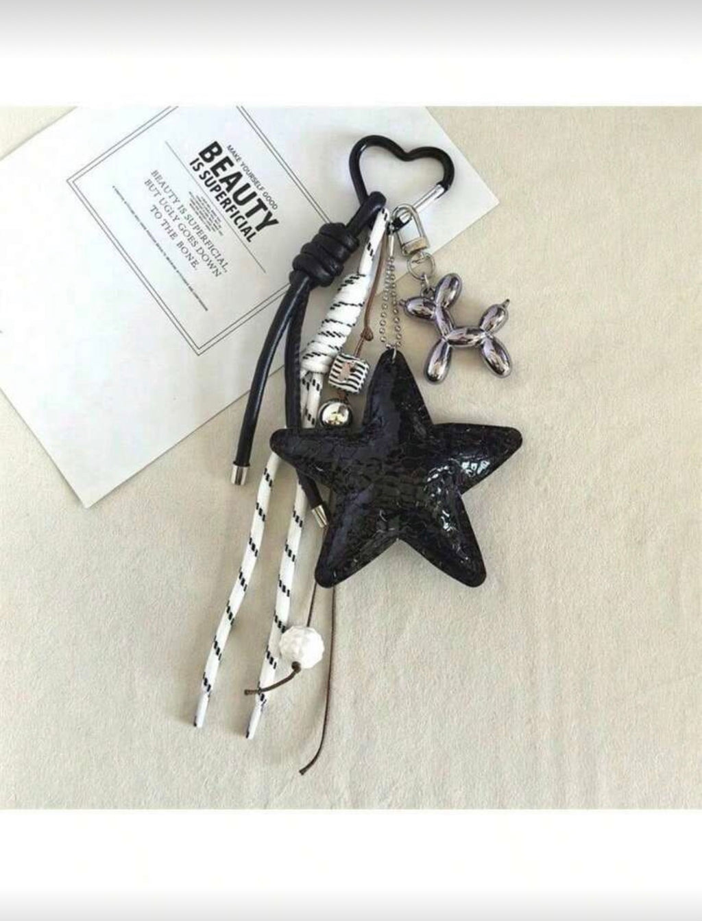 🇰🇷 메탈릭 Y2K 스타 참 키링 · 실버/블랙 · 가방 펜던트 포인트 악세서리 (단품)/Metallic Y2K Star Bag Charm 1pcs· Keychain & Pendant Accessory