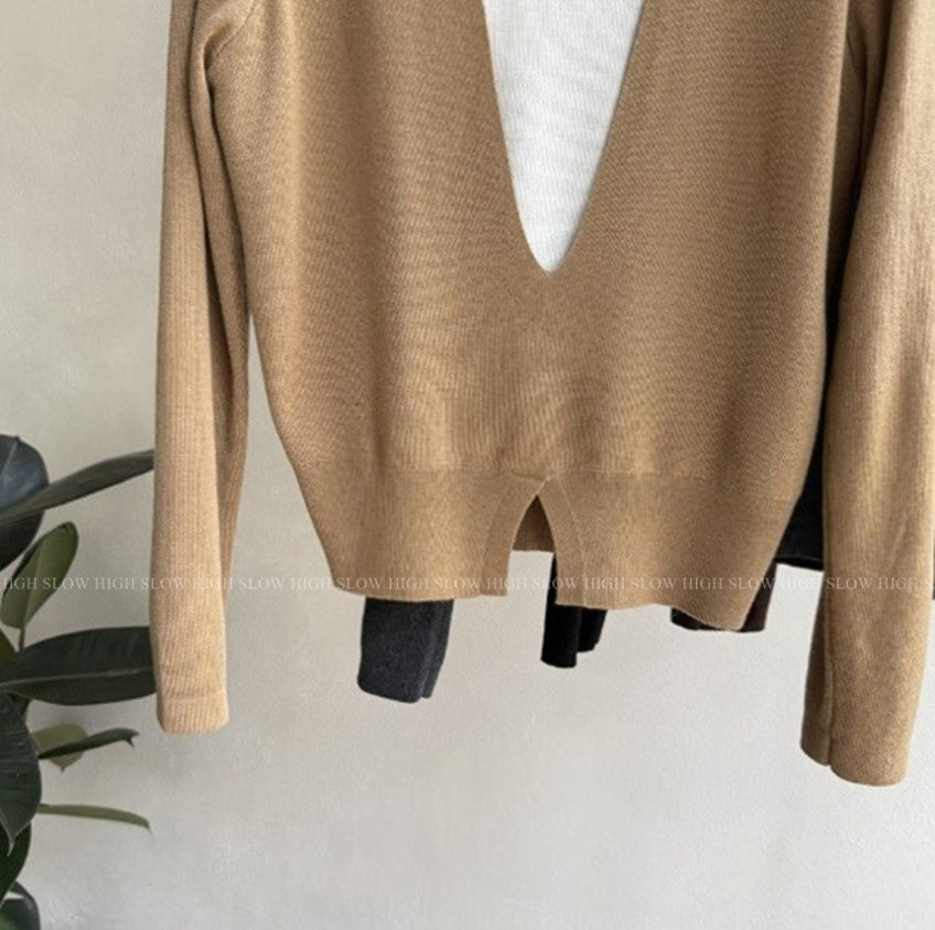 🧶 [레이어드 디자인] 울 블렌드 딥 브이넥 배색 슬릿 니트 | Wool Blend Deep V-Neck Layered Slit Knit