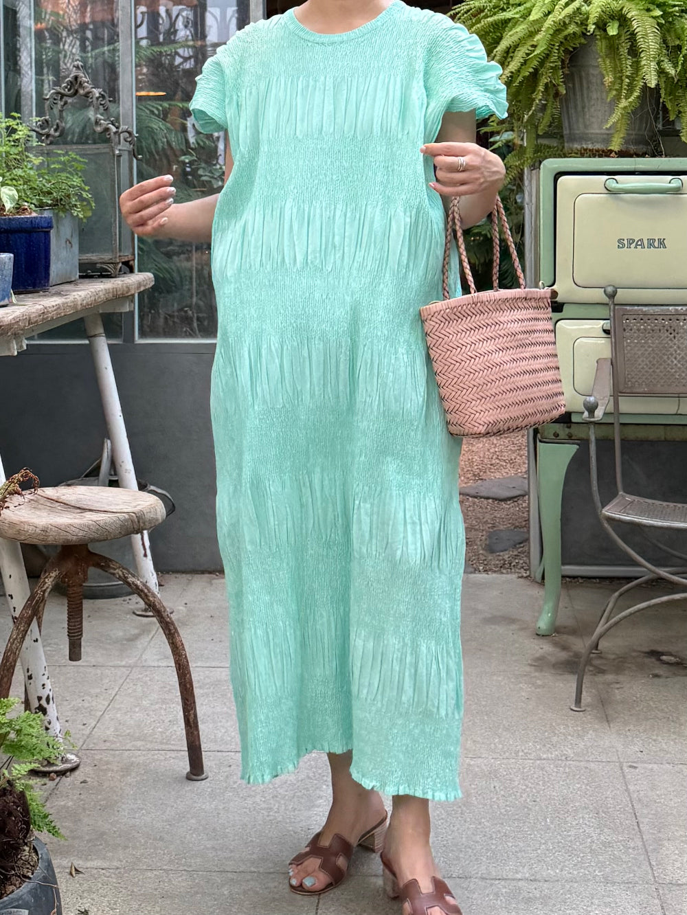 🌿 플리츠 스모그 이세 면 플리츠 롱 원피스 │ Issey Smocked Cotton Pleated Maxi Dress · 캡소매 · 체형커버 · 휴양지원피스 · 내추럴무드 · 55~77반 추천