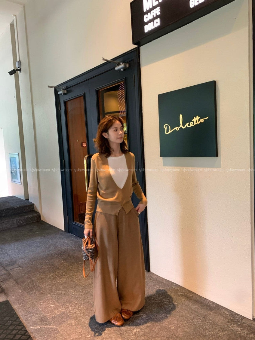 🧶 [레이어드 디자인] 울 블렌드 딥 브이넥 배색 슬릿 니트 | Wool Blend Deep V-Neck Layered Slit Knit