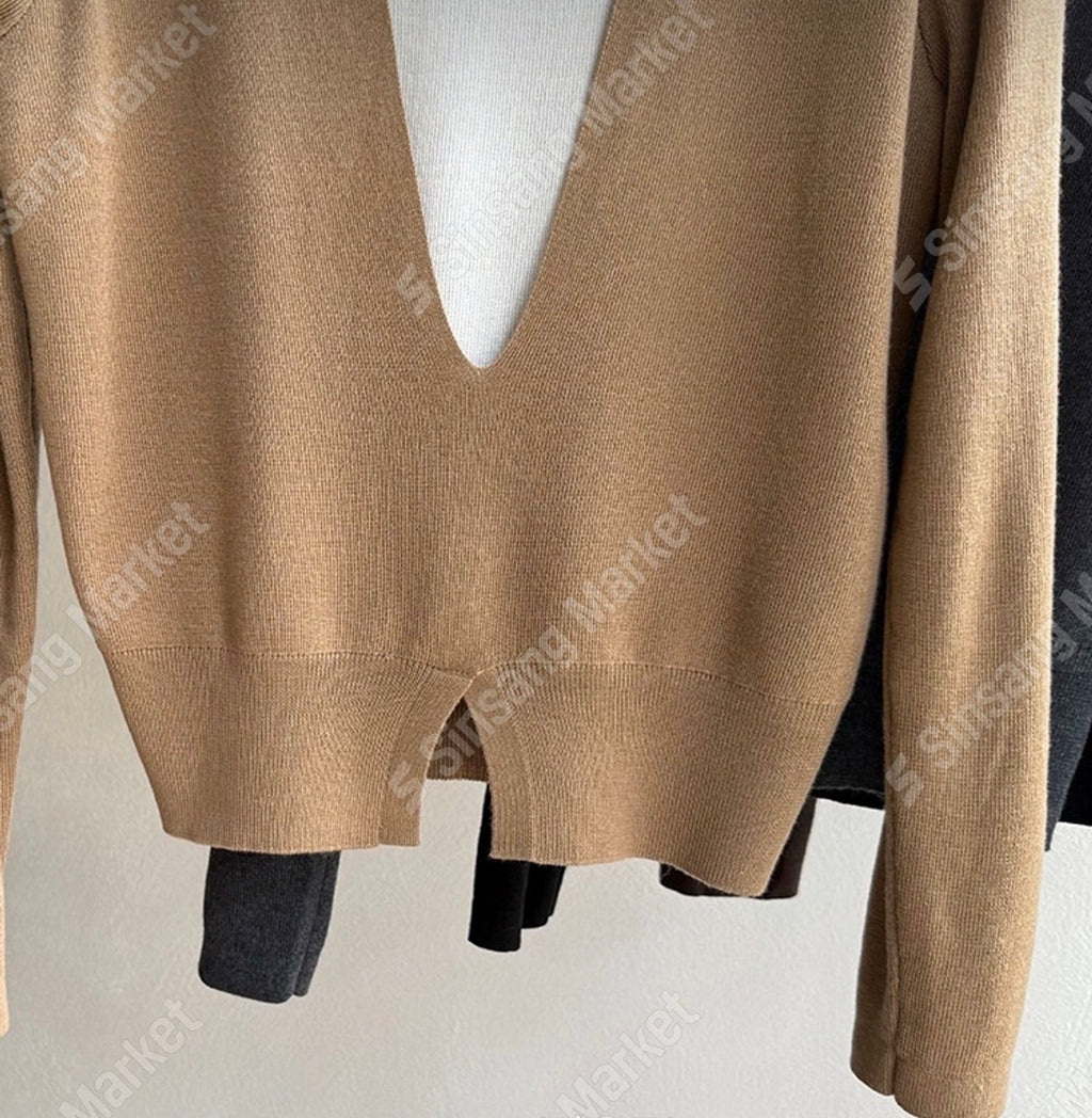 🧶 [레이어드 디자인] 울 블렌드 딥 브이넥 배색 슬릿 니트 | Wool Blend Deep V-Neck Layered Slit Knit