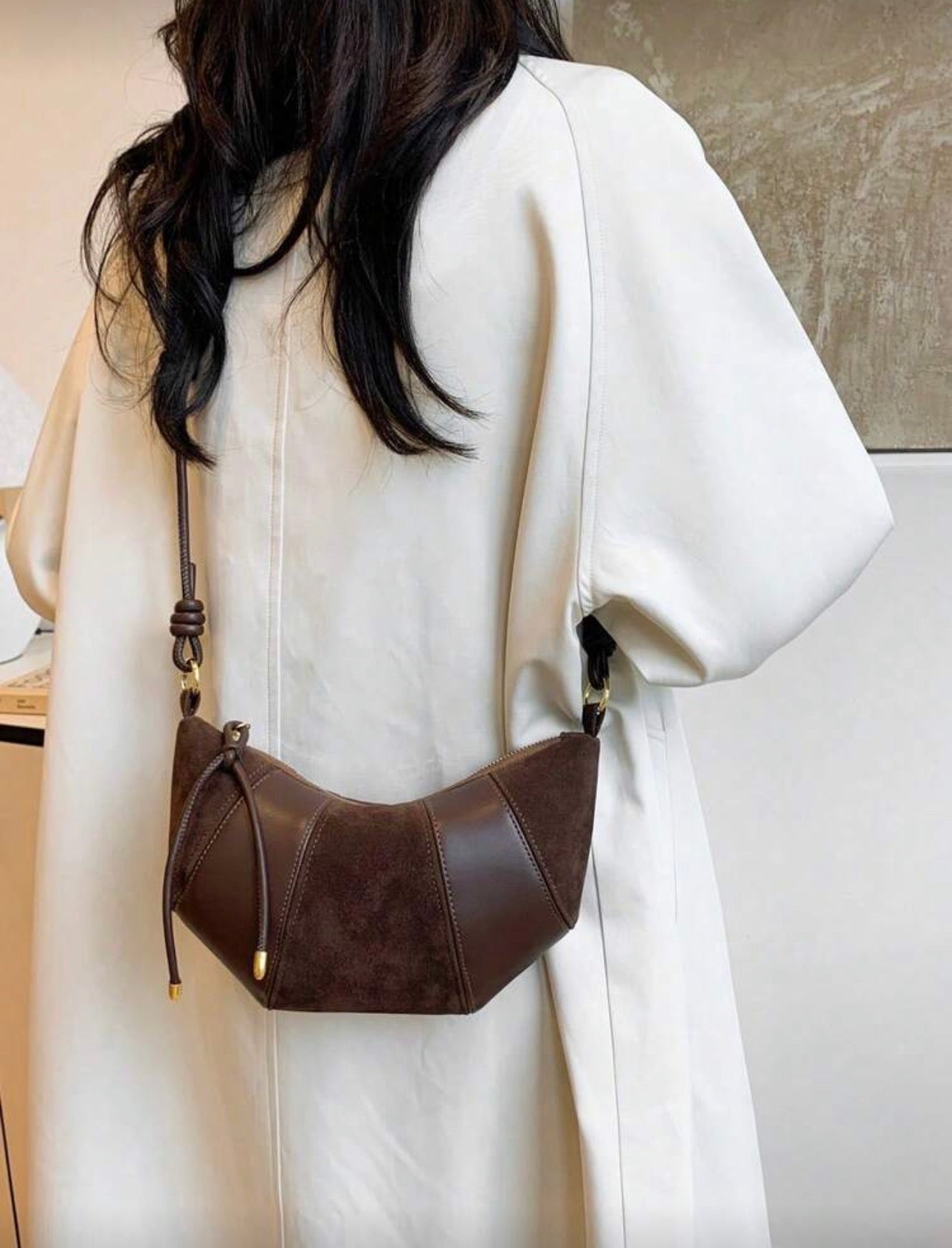 ✨ 우아한 미니 스웨이드 크로와상 크로스백(Brown)/✨ Chic Suede  Mini Crossbody Bag | Soft Elegant Shoulder Purse (Brown)