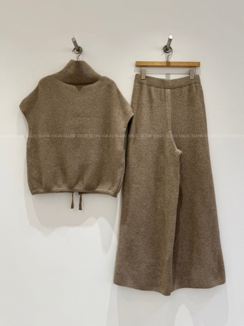 🧶 터틀하이넥 니트 베스트 & 와이드 팬츠 세트 | Turtleneck Knit Vest & Wide Pants Set