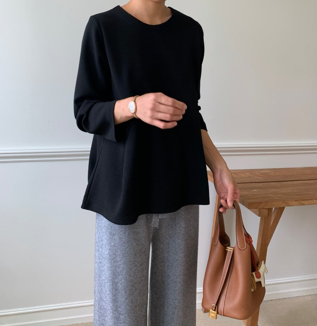 🖤 [럭키룸 라인이 예쁜 분또] 사이드 다트 A라인 긴팔 티셔츠 | Soft Structured Dart A-Line Long Sleeve Top