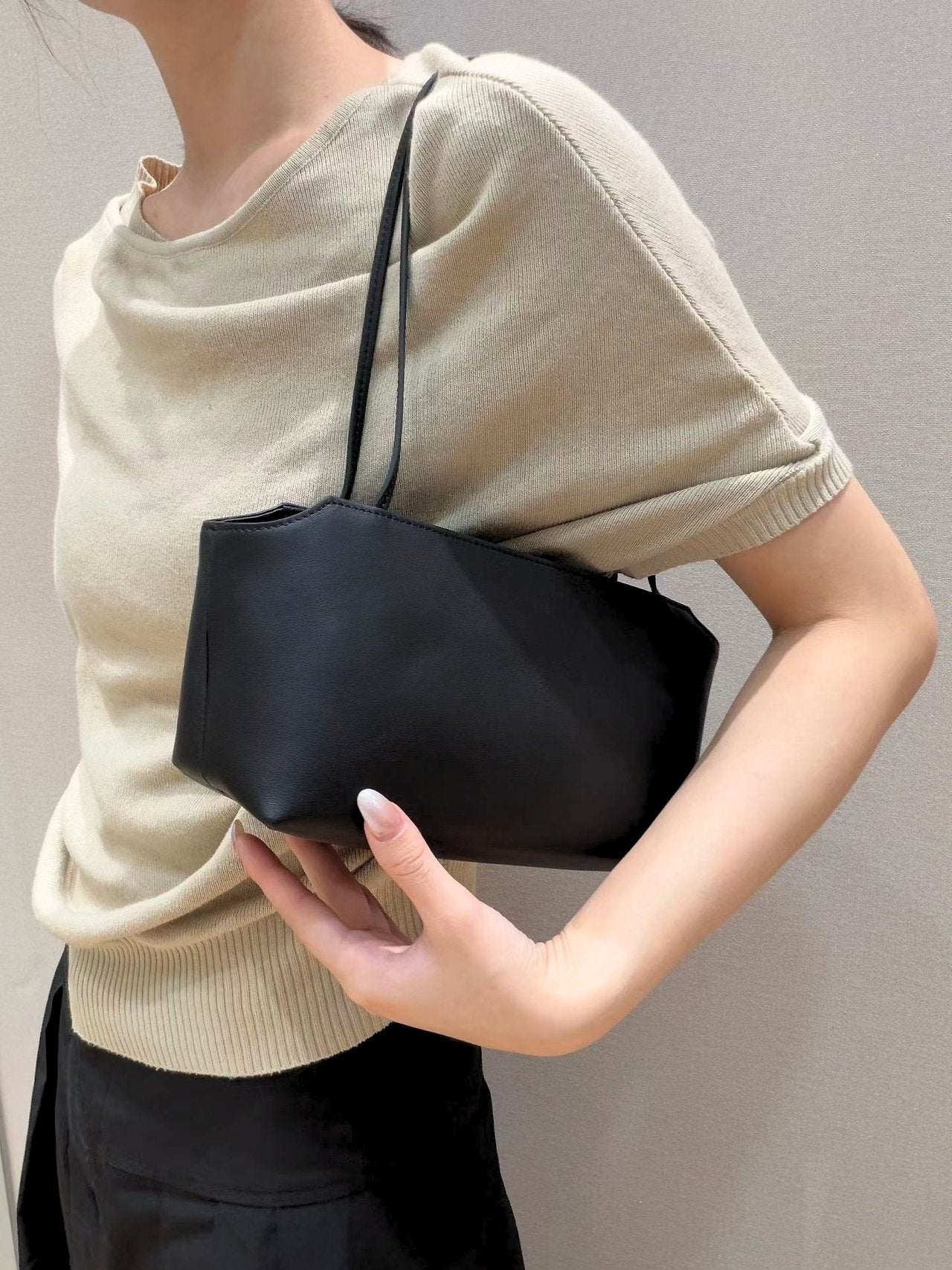 👜✨ [제니백] 프리미엄 양가죽 로고리스 테라스 미니 숄더백 • 제니&신민아 스타일 • Premium Lambskin Logo-less Terrace Mini Shoulder Bag • Luxury Minimal Daily Bagㄷ